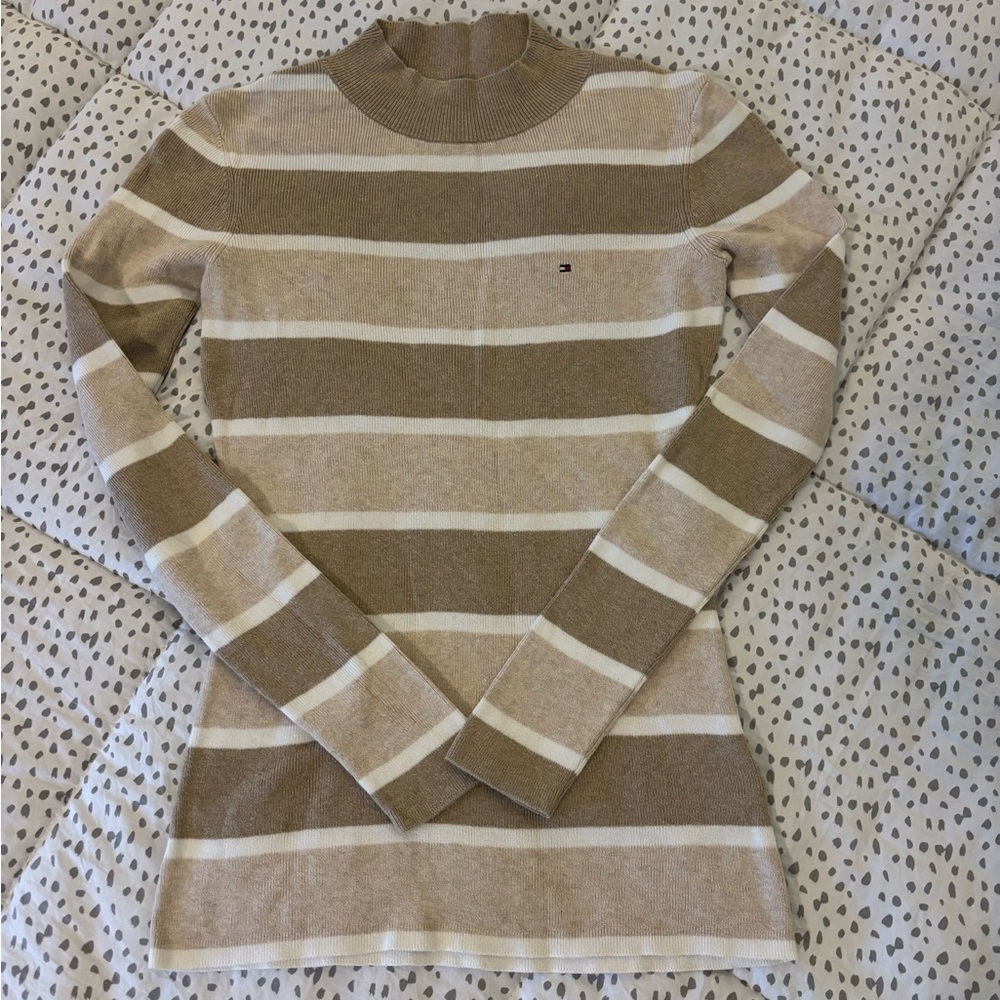 Tommy Hilfiger Beige and White Sweater